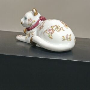 Franklin Mint Curio Cabinet Cats Satsuma Floral Porcelain Cat ©1986